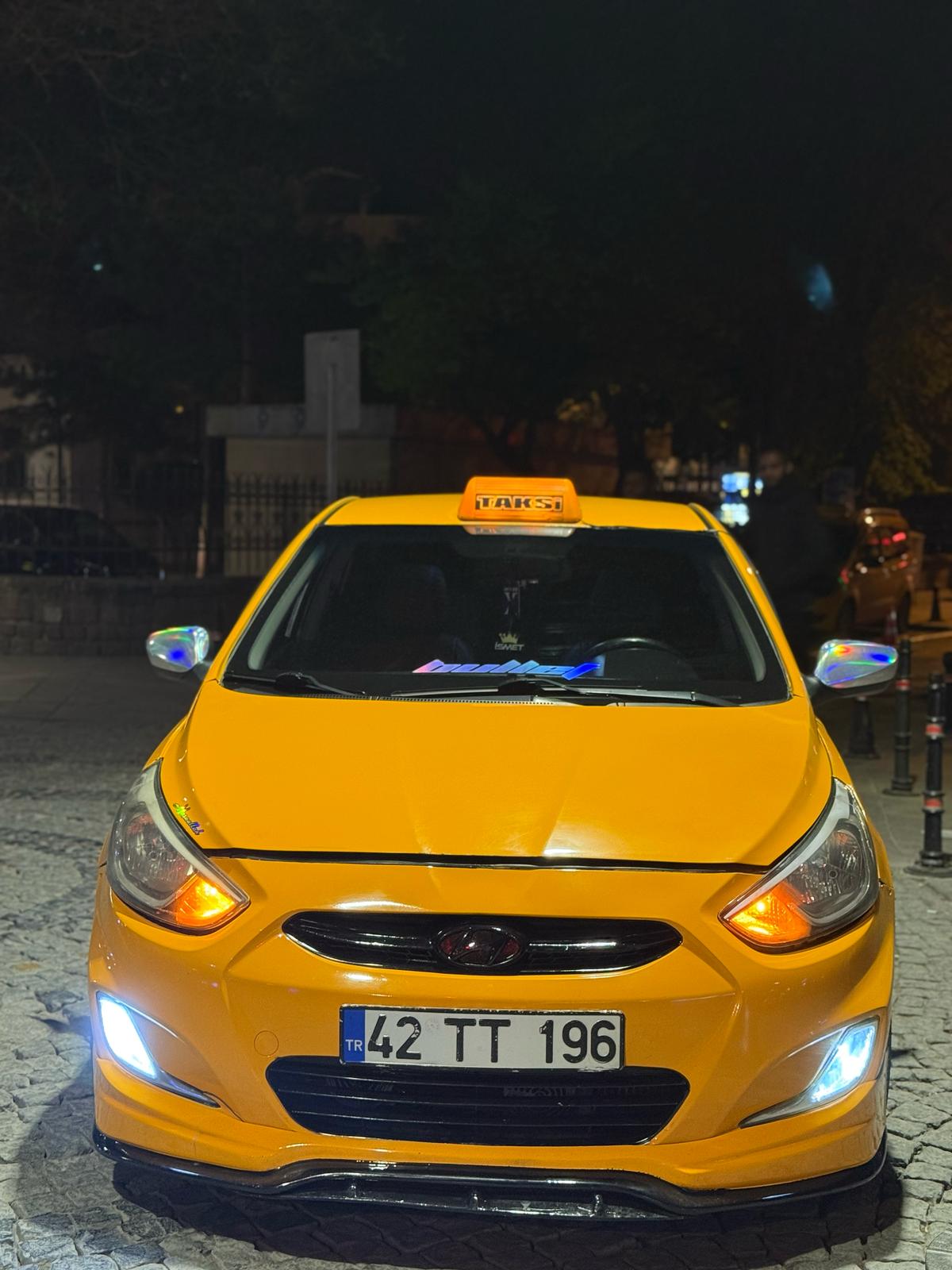 Konya Çiftlikköy Taksi profesyonel şoförleri ile haftaiçi ve haftasonu tüm saatlerde hizmetinizde.